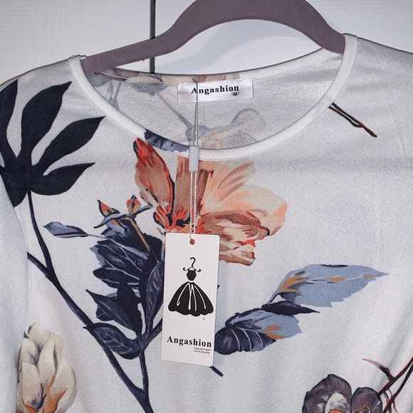 Short floral/white long sleeve dress - Picture 2 of 2